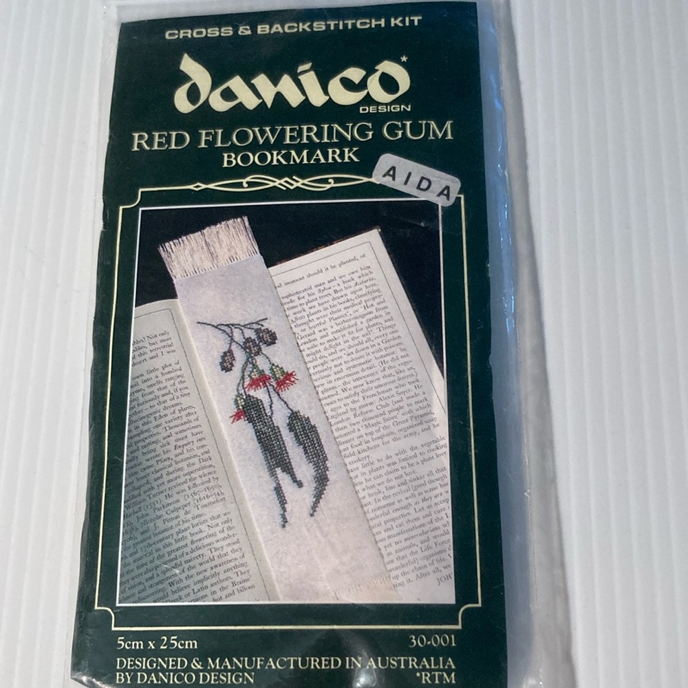 Cross & back stitch kit‎ 30-001 bookmark. Red flowering gum Danico G1